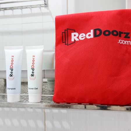 Reddoorz Plus Near Upn Jogjakarta 2 Maguwo Екстер'єр фото