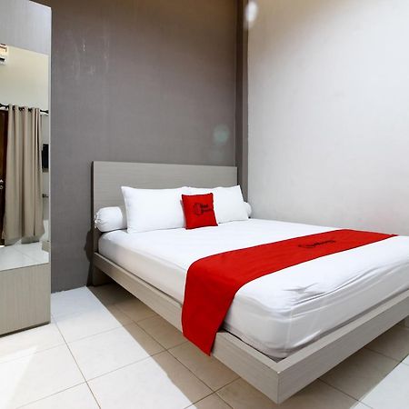 Reddoorz Plus Near Upn Jogjakarta 2 Maguwo Екстер'єр фото
