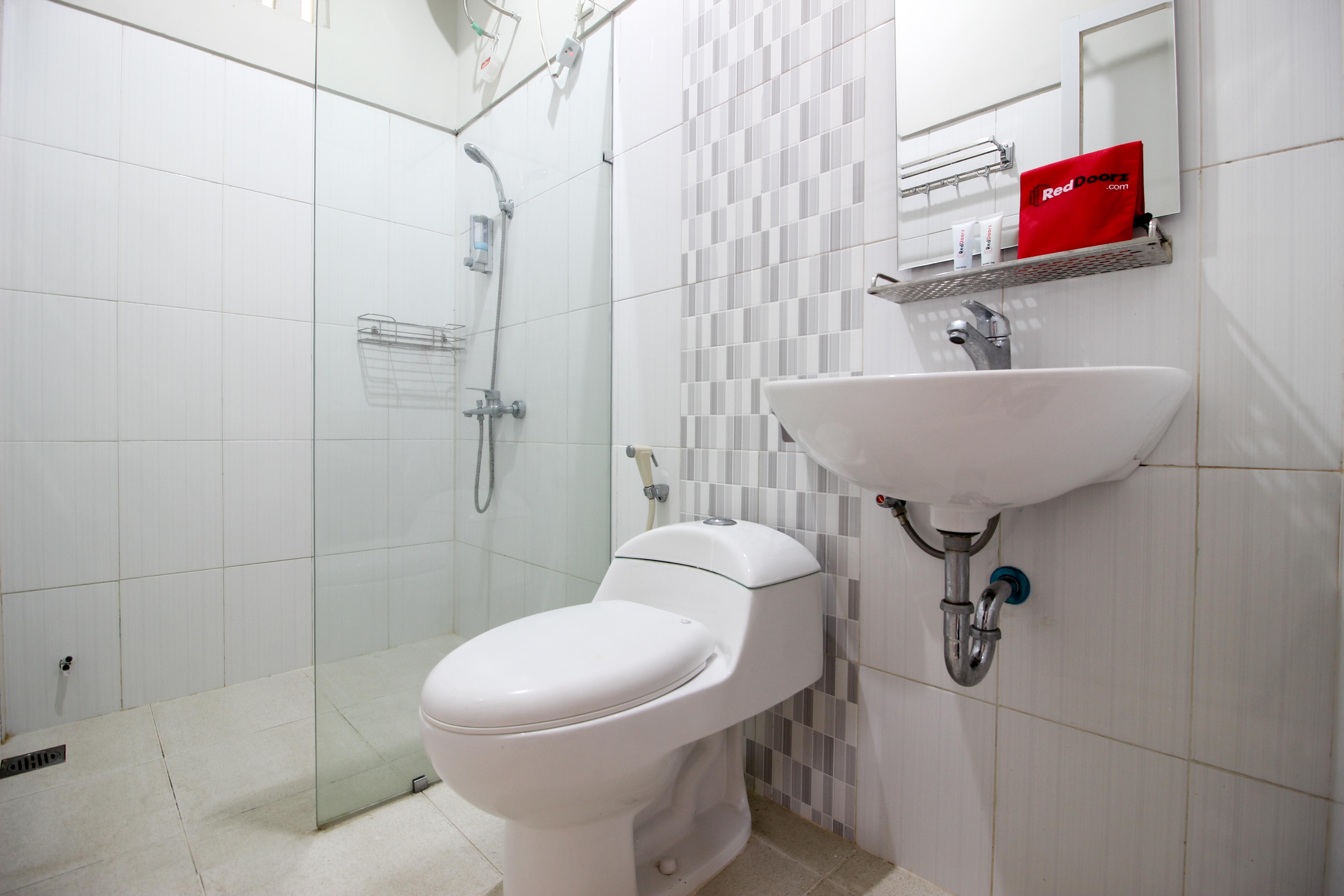 Reddoorz Plus Near Upn Jogjakarta 2 Maguwo Екстер'єр фото