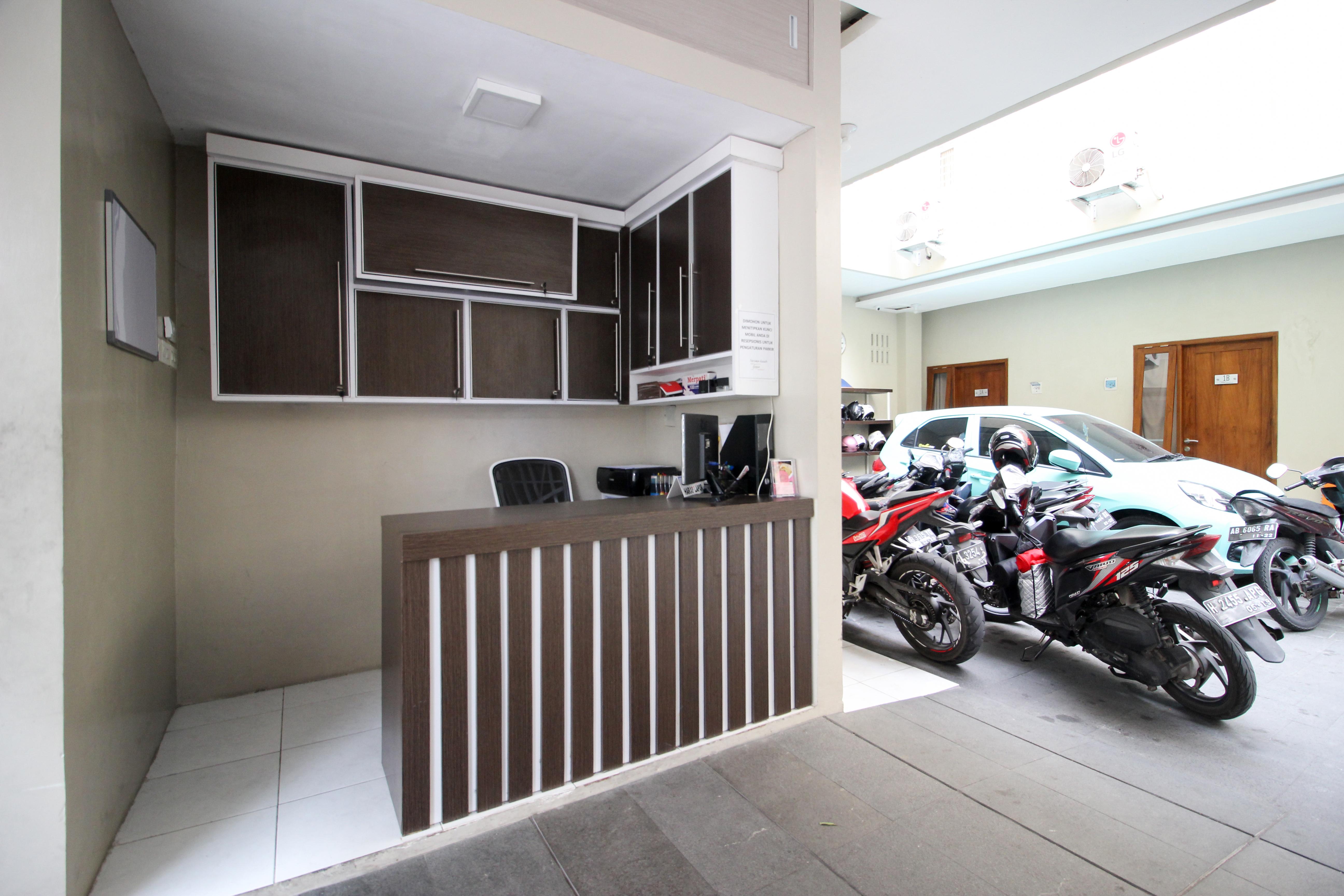 Reddoorz Plus Near Upn Jogjakarta 2 Maguwo Екстер'єр фото