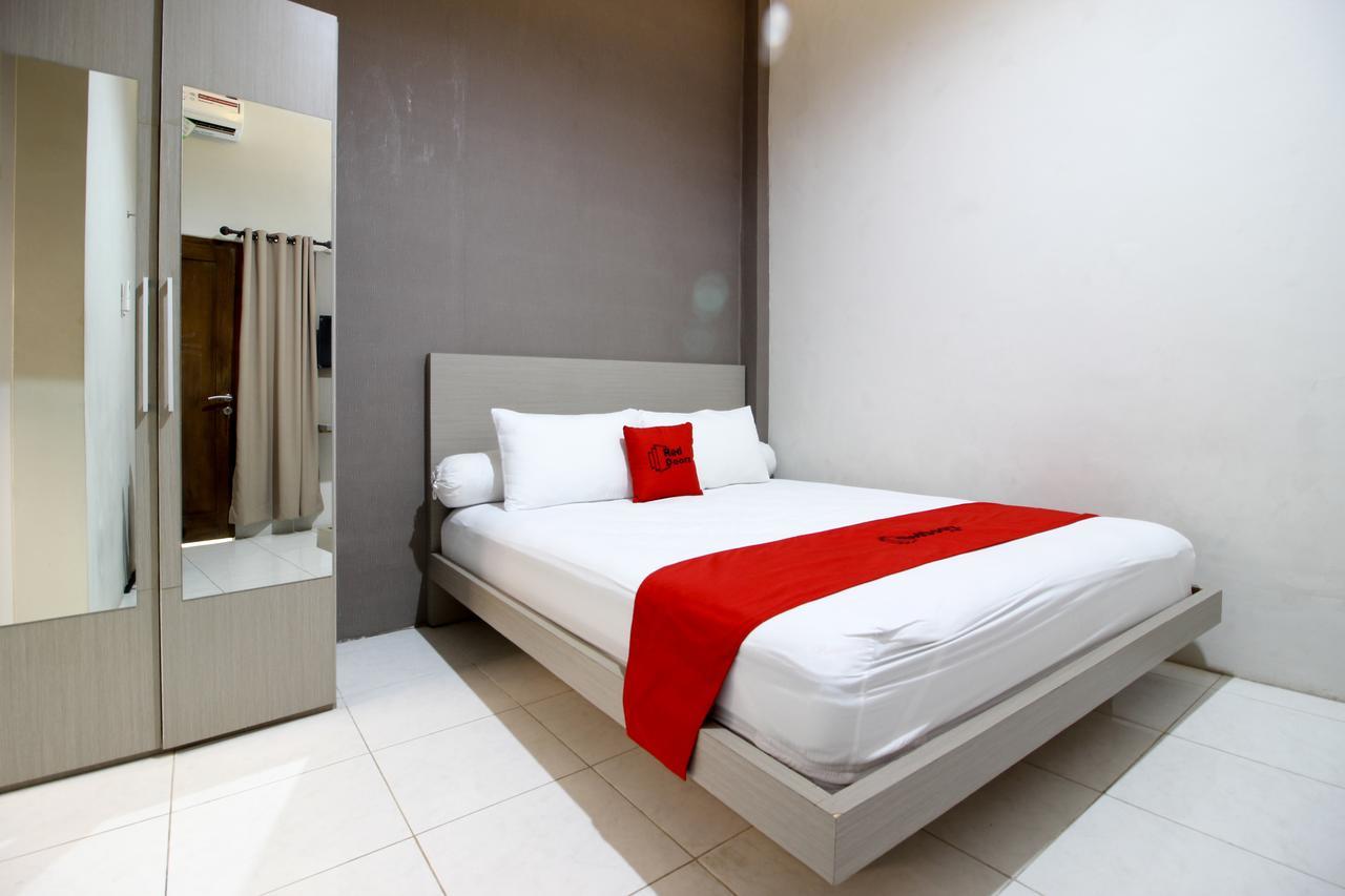 Reddoorz Plus Near Upn Jogjakarta 2 Maguwo Екстер'єр фото
