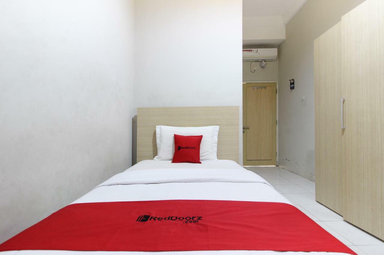 Reddoorz Plus Near Upn Jogjakarta 2 Maguwo Екстер'єр фото