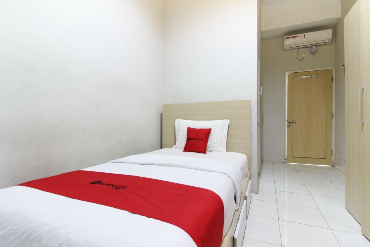 Reddoorz Plus Near Upn Jogjakarta 2 Maguwo Екстер'єр фото