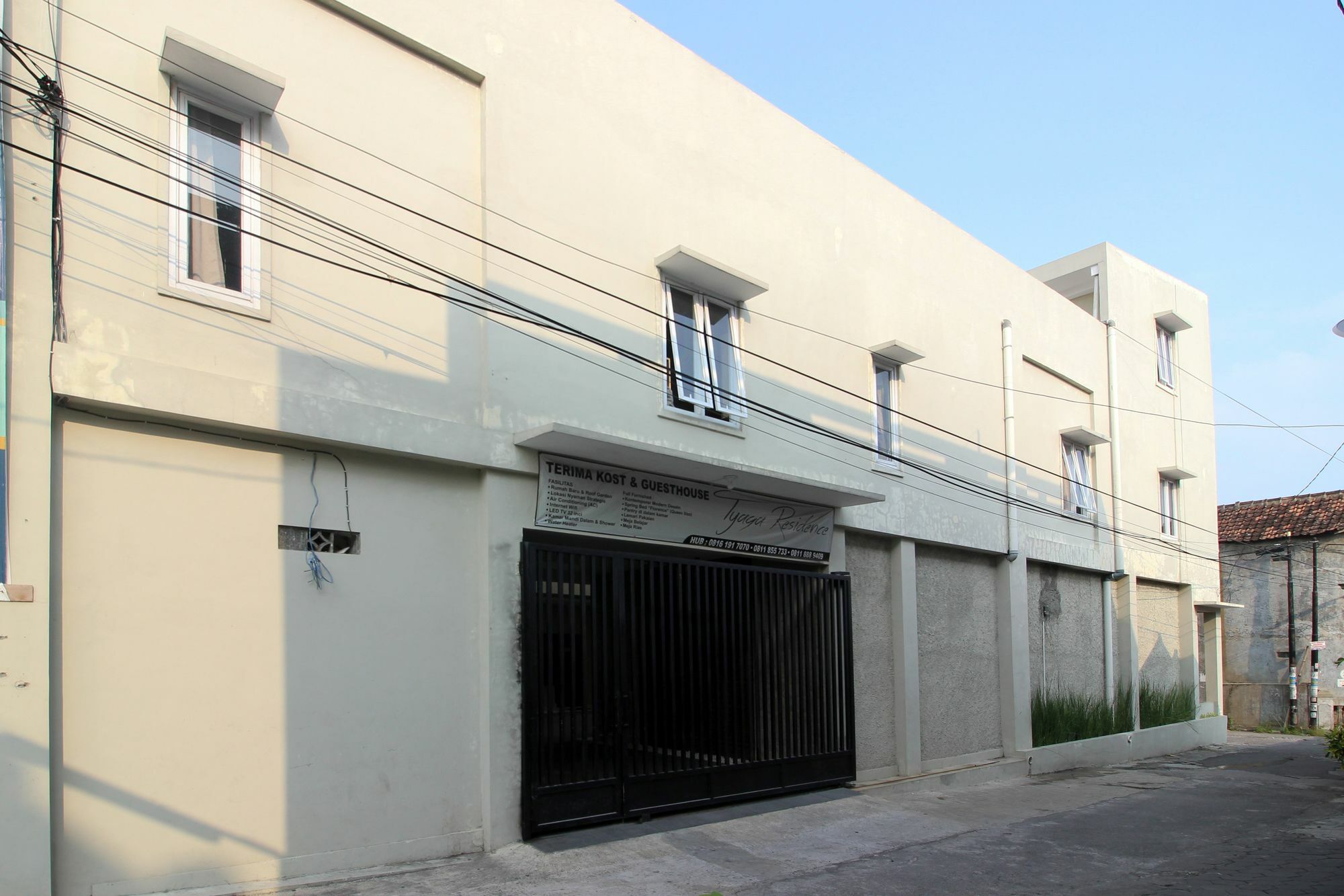 Reddoorz Plus Near Upn Jogjakarta 2 Maguwo Екстер'єр фото
